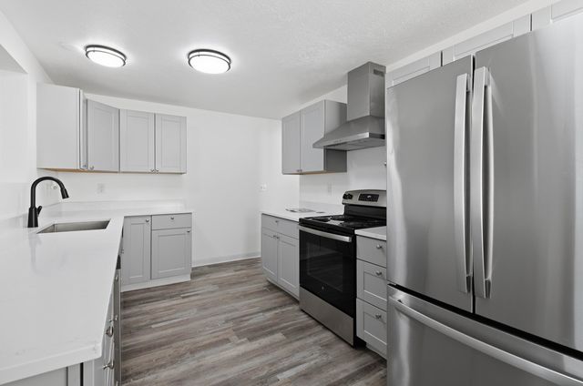 2407 E Columbia Ave, Spokane, WA 99208