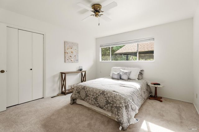 1261 Deerwood Dr, Ukiah, CA 95482