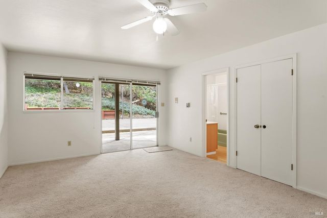 1261 Deerwood Dr, Ukiah, CA 95482