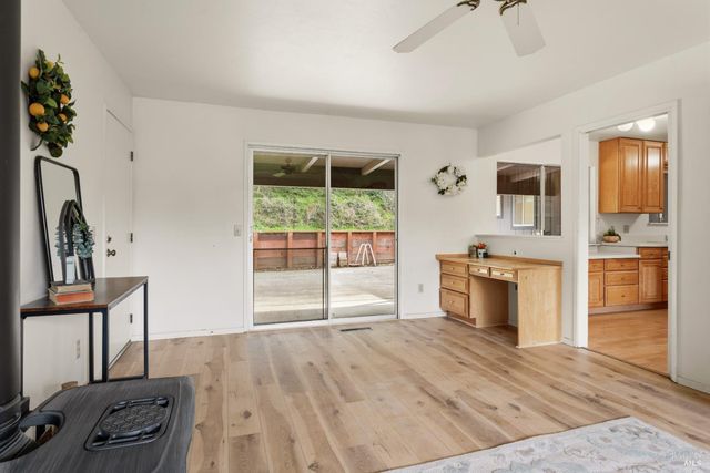 1261 Deerwood Dr, Ukiah, CA 95482