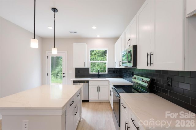 311 W Chestnut Street, Stanley, NC 28164