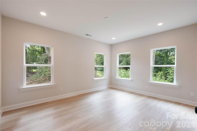 311 W Chestnut Street, Stanley, NC 28164