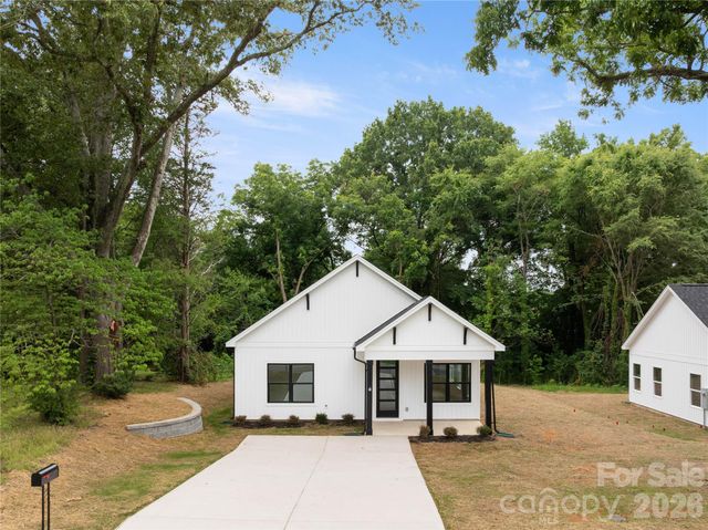 311 W Chestnut Street, Stanley, NC 28164