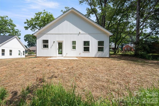 311 W Chestnut Street, Stanley, NC 28164
