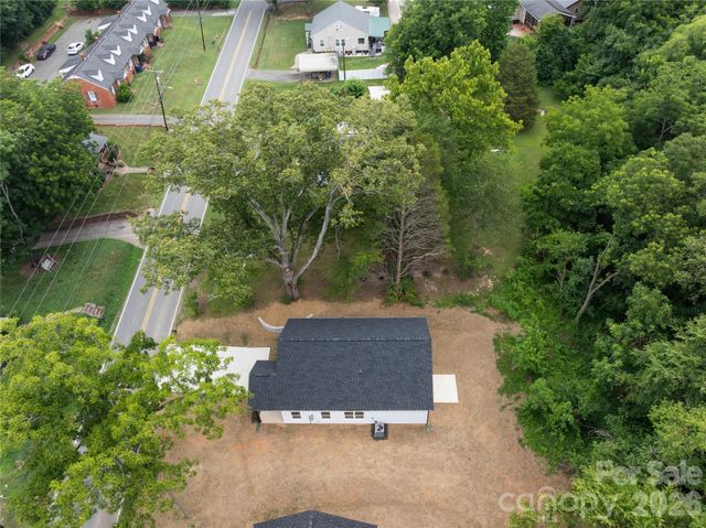 311 W Chestnut Street, Stanley, NC 28164