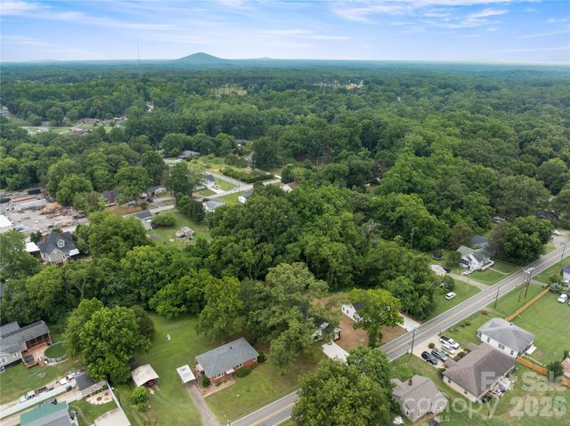 311 W Chestnut Street, Stanley, NC 28164