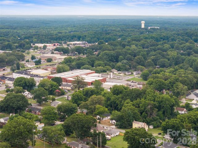 311 W Chestnut Street, Stanley, NC 28164