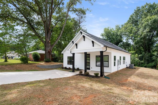311 W Chestnut Street, Stanley, NC 28164