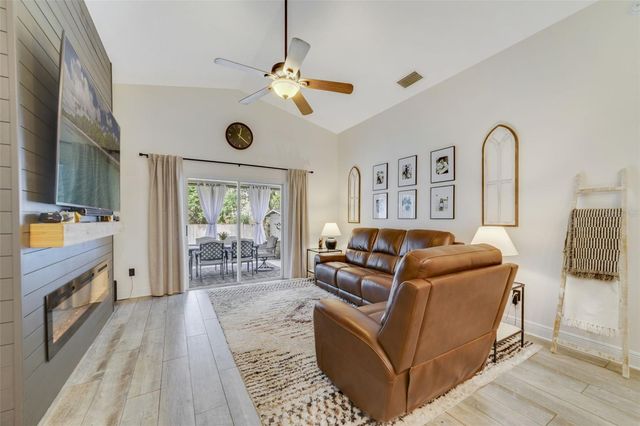 135 E 9TH STREET, Chuluota, FL 32766