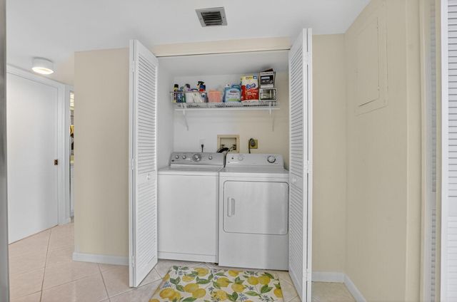 6805 Willow Wood Drive 5042, Boca Raton, FL 33434