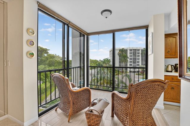 6805 Willow Wood Drive 5042, Boca Raton, FL 33434