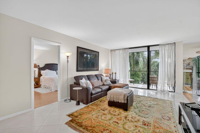 6805 Willow Wood Drive 5042, Boca Raton, FL 33434