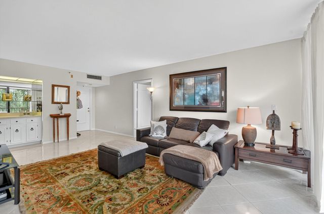 6805 Willow Wood Drive 5042, Boca Raton, FL 33434