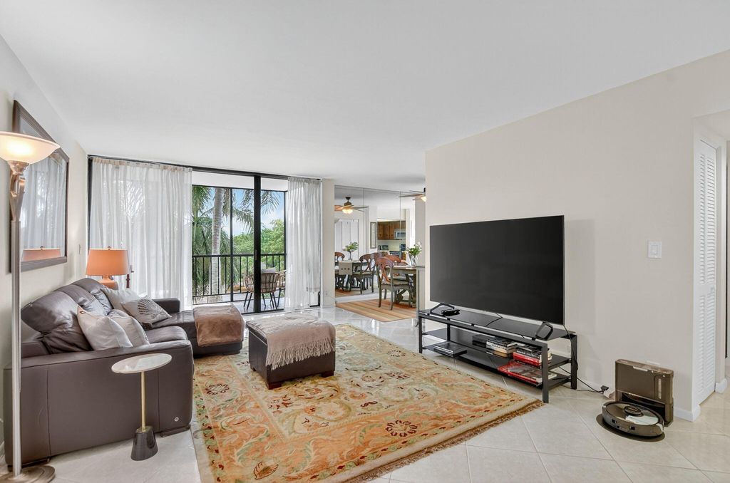 6805 Willow Wood Drive 5042, Boca Raton, FL 33434