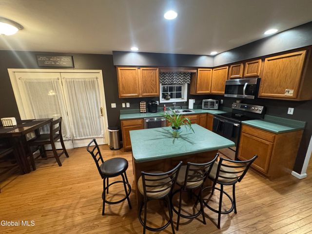 3 Buttercup Court, Waterford, NY 12188