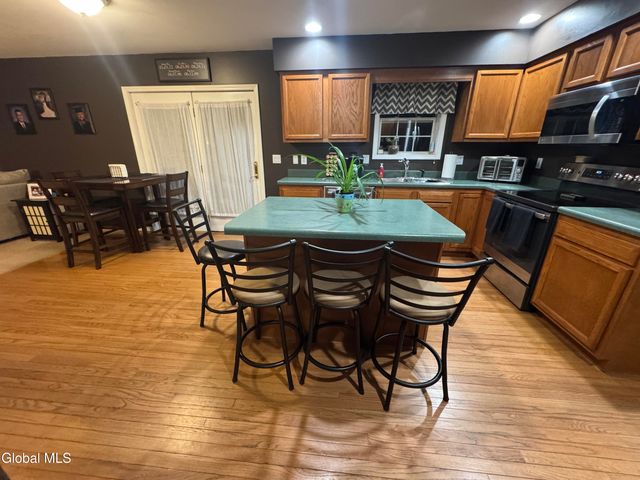 3 Buttercup Court, Waterford, NY 12188