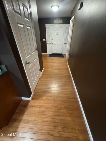 3 Buttercup Court, Waterford, NY 12188