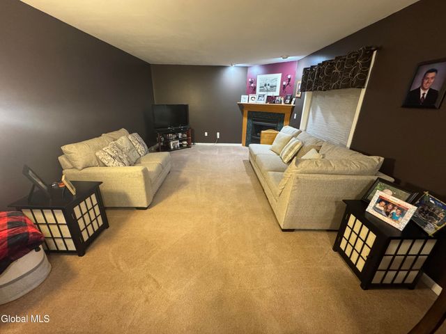 3 Buttercup Court, Waterford, NY 12188