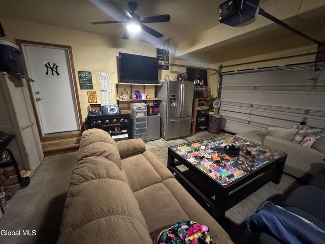 3 Buttercup Court, Waterford, NY 12188