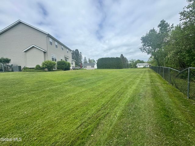 3 Buttercup Court, Waterford, NY 12188