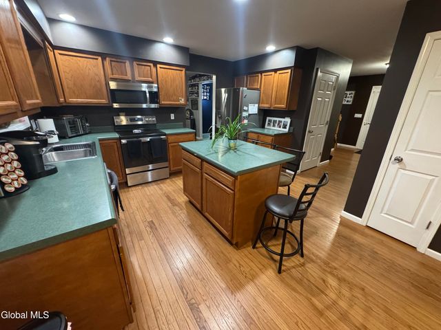 3 Buttercup Court, Waterford, NY 12188