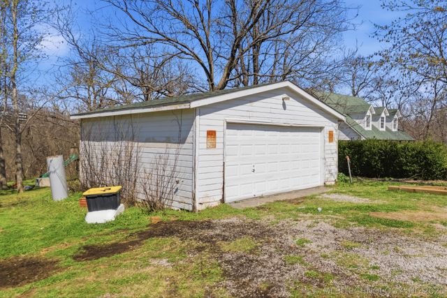 15601 S 4190 Road, Claremore, OK 74017