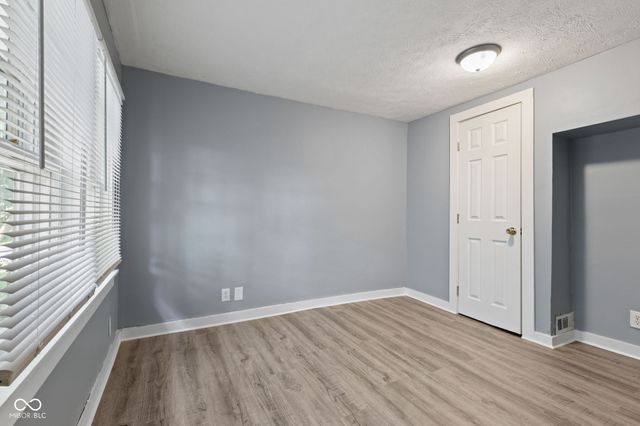 225 S 2nd Avenue, Beech Grove, IN 46107