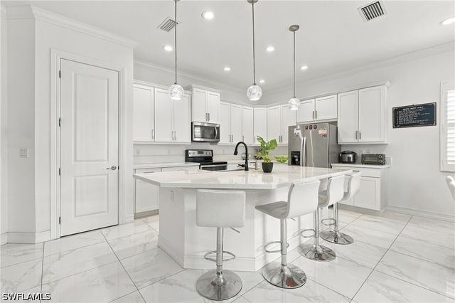 9201 Woodhurst DR, Naples, FL 34120