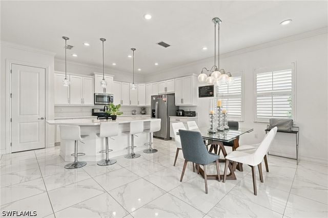 9201 Woodhurst DR, Naples, FL 34120