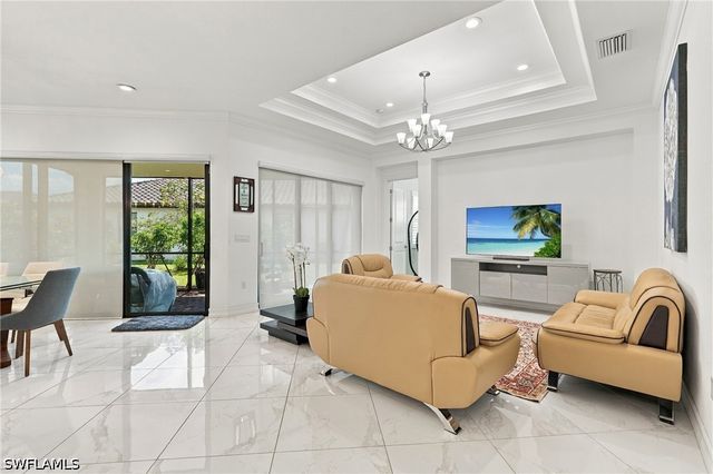 9201 Woodhurst DR, Naples, FL 34120
