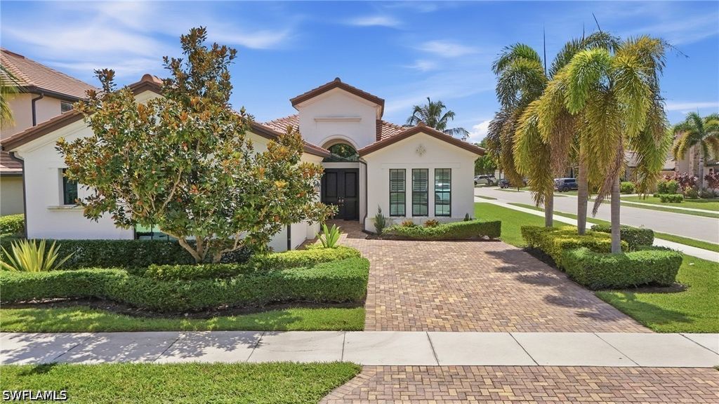 9201 Woodhurst DR, Naples, FL 34120