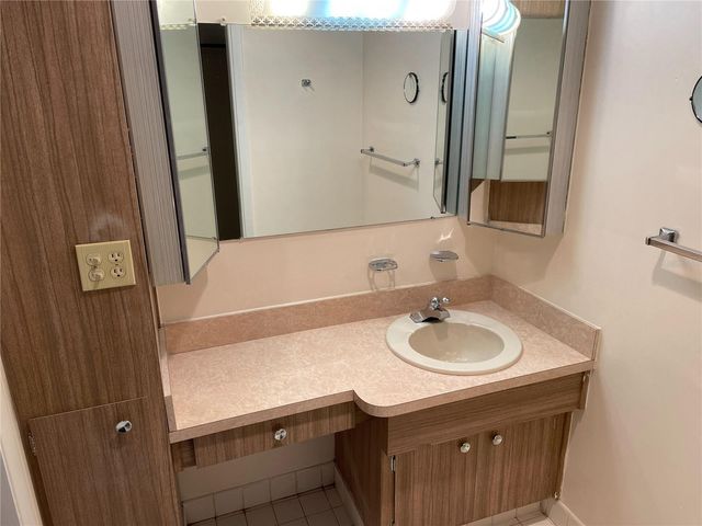 4358 TAHITIAN GARDENS CIRCLE G, Holiday, FL 34691