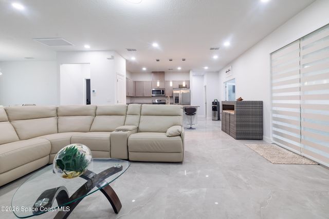 457 Tillman Avenue SW, Palm Bay, FL 32908