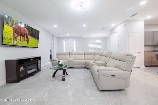 457 Tillman Avenue SW, Palm Bay, FL 32908