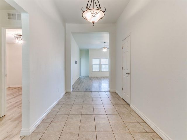 905 Ringwood Street, Norman, OK 73069