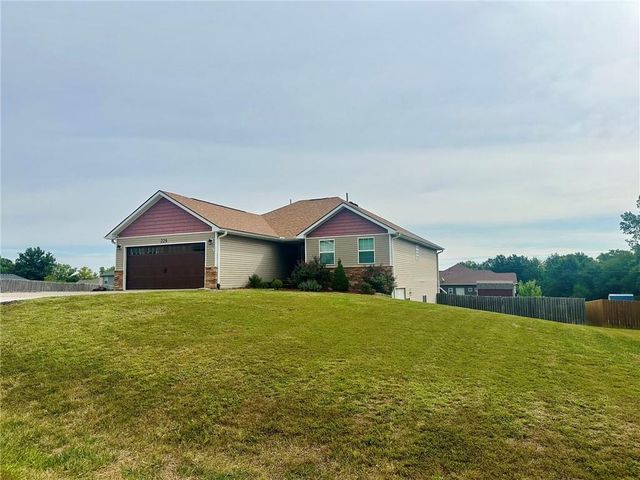 229 SE 141 st Road, Warrensburg, MO 64093