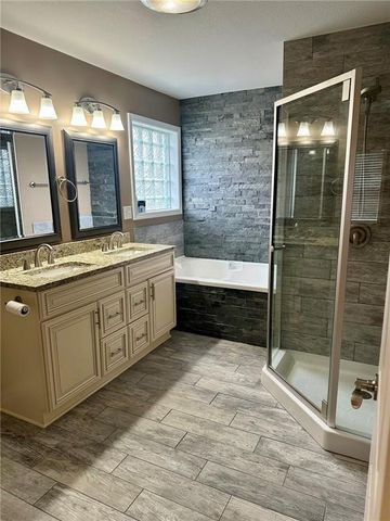 229 SE 141 st Road, Warrensburg, MO 64093