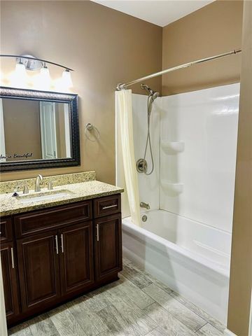 229 SE 141 st Road, Warrensburg, MO 64093