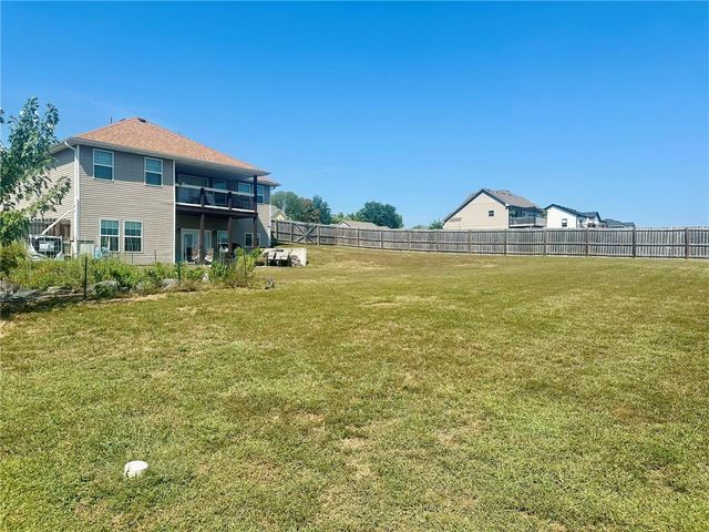 229 SE 141 st Road, Warrensburg, MO 64093