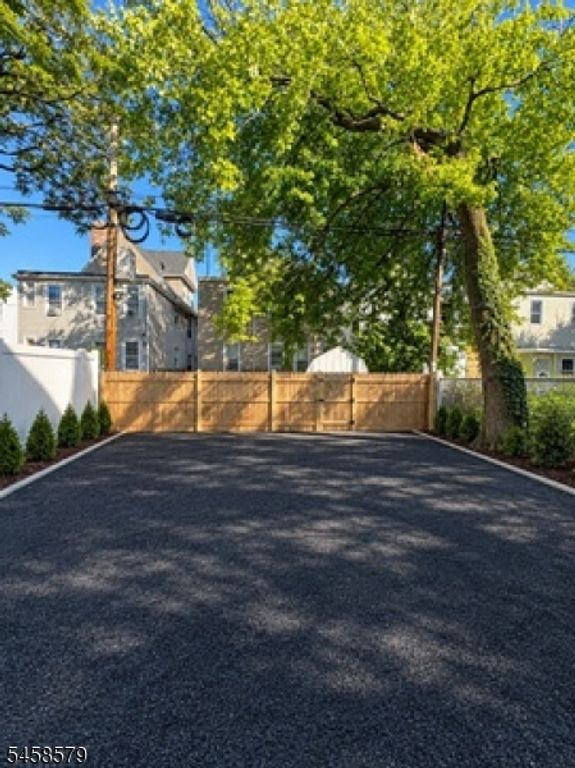 196 Amherst St, East Orange City, NJ 07018 — photo 3