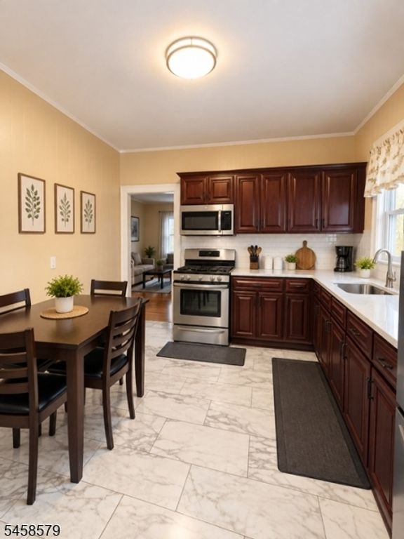 196 Amherst St, East Orange City, NJ 07018 — photo 4