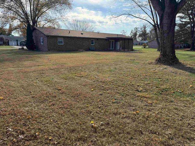 1418 W Clover Street, Jasper, IN 47546