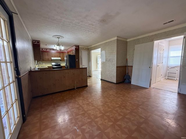 1418 W Clover Street, Jasper, IN 47546