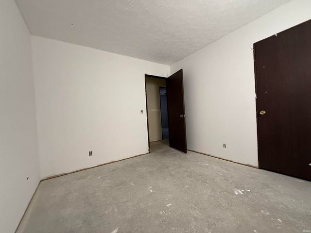 1418 W Clover Street, Jasper, IN 47546