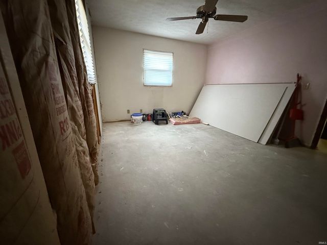 1418 W Clover Street, Jasper, IN 47546