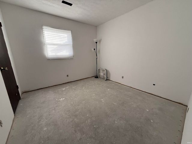 1418 W Clover Street, Jasper, IN 47546