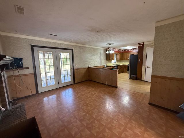 1418 W Clover Street, Jasper, IN 47546