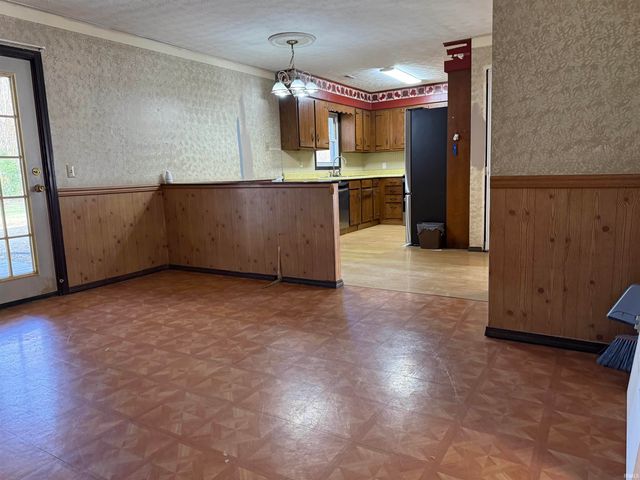 1418 W Clover Street, Jasper, IN 47546