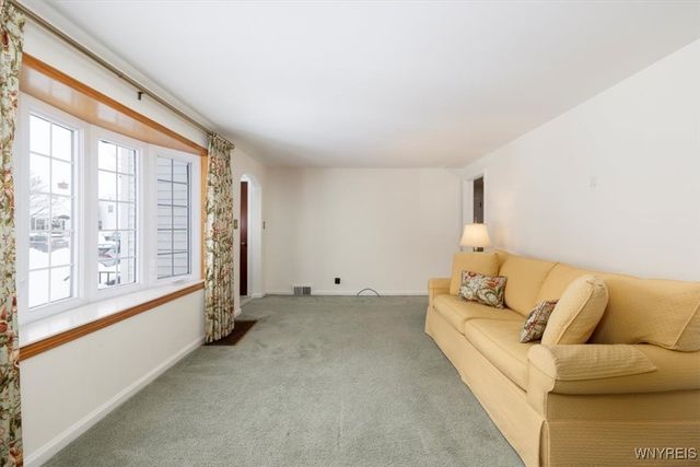 61 Rockne Road, Tonawanda, NY 14223