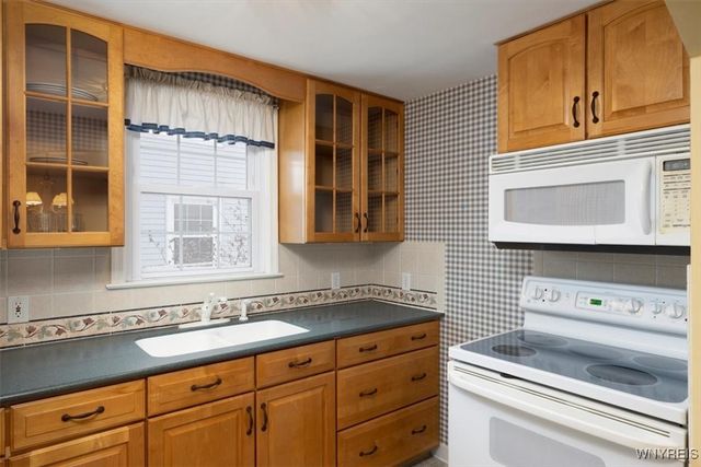 61 Rockne Road, Tonawanda, NY 14223